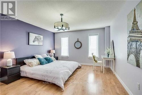 18 - 840 Dundas Street W, Mississauga, ON - Indoor Photo Showing Bedroom