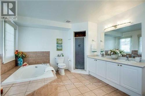 18 - 840 Dundas Street W, Mississauga, ON - Indoor Photo Showing Bathroom