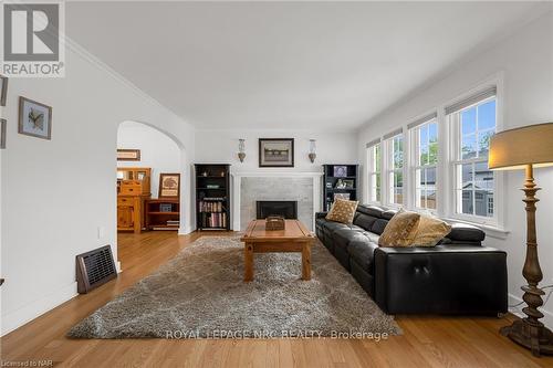 2 Hilda Street, Welland, ON - Indoor Photo Showing Living Room With Fireplace