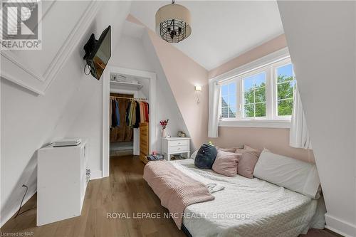 2 Hilda Street, Welland, ON - Indoor Photo Showing Bedroom