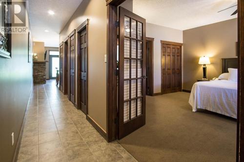 500 Bighorn  Boulevard Unit# 513, Radium Hot Springs, BC - Indoor Photo Showing Bedroom