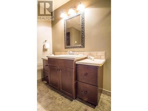 500 Bighorn  Boulevard Unit# 513, Radium Hot Springs, BC - Indoor Photo Showing Bathroom