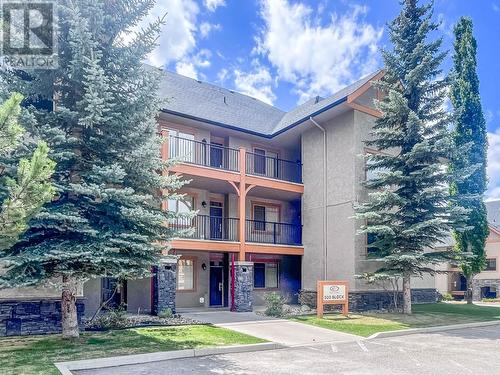 500 Bighorn  Boulevard Unit# 513, Radium Hot Springs, BC - Outdoor With Facade