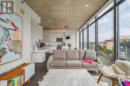 601 - 8 Dovercourt Road, Toronto (Trinity-Bellwoods), ON - Indoor Photo Showing Living Room