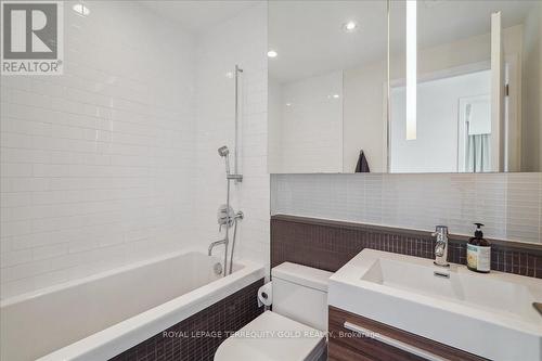 601 - 8 Dovercourt Road, Toronto (Trinity-Bellwoods), ON - Indoor Photo Showing Bathroom