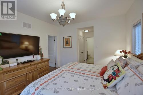 18 Cooper Street, Collingwood, ON - Indoor Photo Showing Bedroom