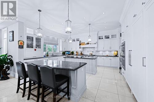 173 Lakeland Crescent, Richmond Hill, ON - Indoor Photo Showing Kitchen With Upgraded Kitchen