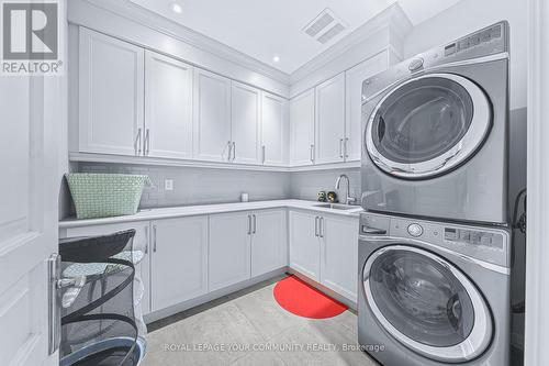 173 Lakeland Crescent, Richmond Hill, ON - Indoor Photo Showing Laundry Room