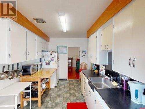 4399 Westview Ave, Powell River, BC - Indoor Photo Showing Kitchen