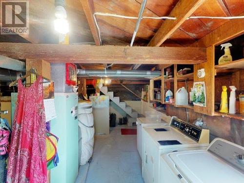 4399 Westview Ave, Powell River, BC - Indoor Photo Showing Laundry Room