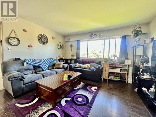 644 Pinchbeck Street, Williams Lake, BC - Indoor Photo Showing Living Room