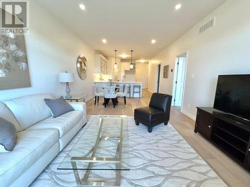 116 Athabaska Drive, Belleville, ON - Indoor Photo Showing Living Room