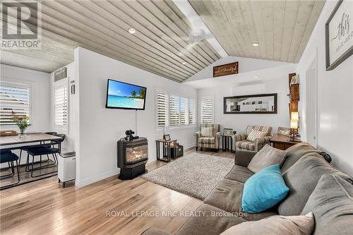 2011 Lakeshore Road, Haldimand, ON - Indoor Photo Showing Living Room With Fireplace