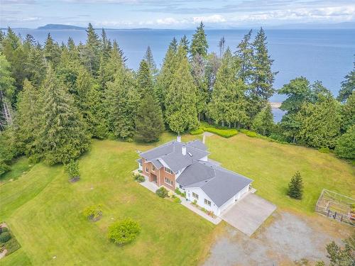 2005 Widgeon Rd, Qualicum Beach, BC 