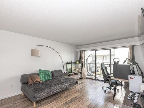 202-2747 Quadra St, Victoria, BC - Indoor