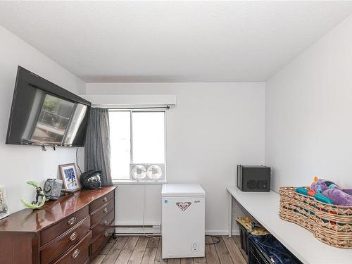 202-2747 Quadra St, Victoria, BC - Indoor