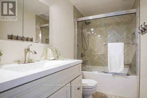 3935 Rushton Crescent, Mississauga, ON - Indoor Photo Showing Bathroom