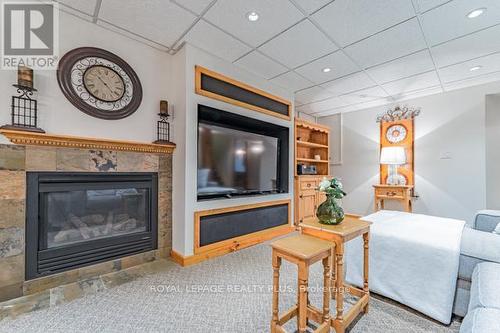 3935 Rushton Crescent, Mississauga, ON - Indoor Photo Showing Living Room With Fireplace