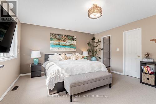24 Post Oak Drive, Richmond Hill, ON - Indoor Photo Showing Bedroom