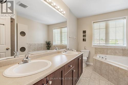 24 Post Oak Drive, Richmond Hill, ON - Indoor Photo Showing Bathroom