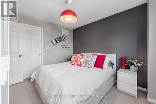 24 Post Oak Drive, Richmond Hill, ON - Indoor Photo Showing Bedroom