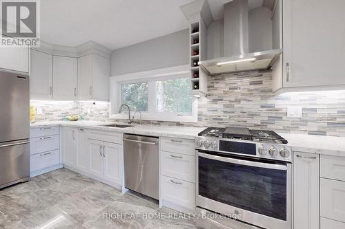 15 Old Church Road, King, ON - Indoor Photo Showing Kitchen With Upgraded Kitchen