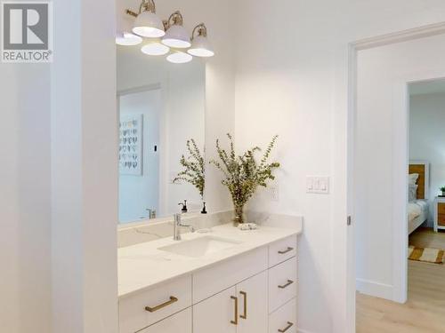 C-204-6900 Burnaby Street, Powell River, BC - Indoor Photo Showing Bathroom