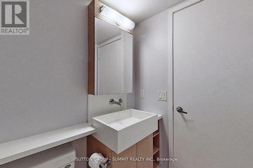 1008 - 11 Brunel Court, Toronto (Waterfront Communities), ON - Indoor Photo Showing Bathroom