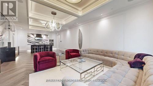 4801 - 311 Bay Street, Toronto, ON - Indoor Photo Showing Living Room