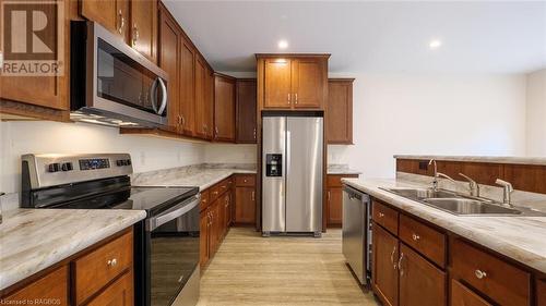 147 Dorcas Bay Road, Northern Bruce Peninsula, ON - Indoor Photo Showing Kitchen With Double Sink