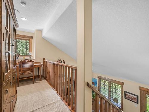 10-2700 Fairways Drive, Sun Peaks, BC - Indoor Photo Showing Other Room