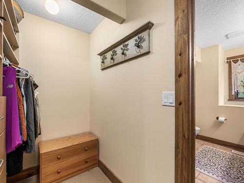 10-2700 Fairways Drive, Sun Peaks, BC - Indoor Photo Showing Other Room