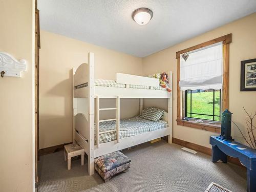 10-2700 Fairways Drive, Sun Peaks, BC - Indoor Photo Showing Bedroom