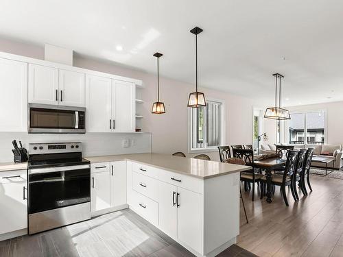 60-1240 Alpine Road, Sun Peaks, BC - Indoor Photo Showing Kitchen With Upgraded Kitchen