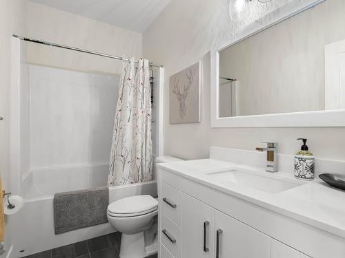 60-1240 Alpine Road, Sun Peaks, BC - Indoor Photo Showing Bathroom