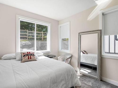 60-1240 Alpine Road, Sun Peaks, BC - Indoor Photo Showing Bedroom