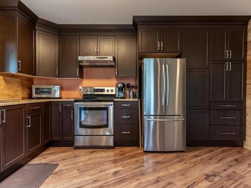 292 Orchard Lake Road, Barriere, BC - Indoor Photo Showing Kitchen