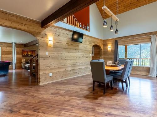 292 Orchard Lake Road, Barriere, BC - Indoor Photo Showing Dining Room