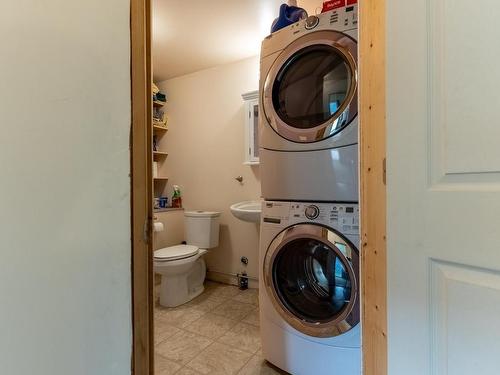 292 Orchard Lake Road, Barriere, BC - Indoor Photo Showing Laundry Room