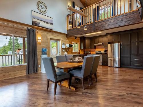 292 Orchard Lake Road, Barriere, BC - Indoor Photo Showing Dining Room