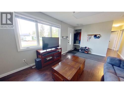 9112 103A Avenue, Fort St. John, BC - Indoor Photo Showing Living Room