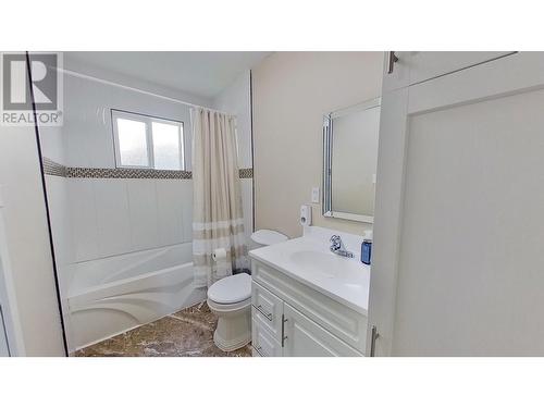 9112 103A Avenue, Fort St. John, BC - Indoor Photo Showing Bathroom