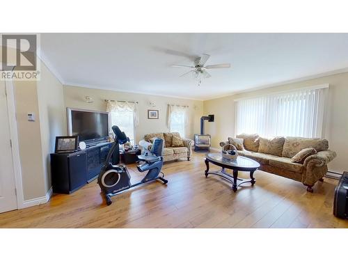 10874 261 Road, Fort St. John, BC - Indoor Photo Showing Living Room