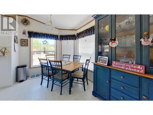 10874 261 Road, Fort St. John, BC - Indoor Photo Showing Dining Room