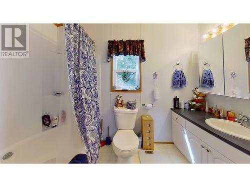 10874 261 Road, Fort St. John, BC - Indoor Photo Showing Bathroom