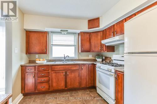 28 Beattie Avenue, London, ON - Indoor Photo Showing Kitchen With Double Sink