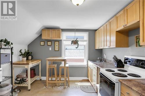 28 Beattie Avenue, London, ON - Indoor Photo Showing Kitchen