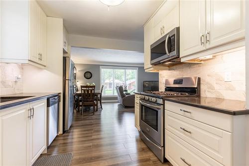 203 West 31St Street, Hamilton, ON - Indoor Photo Showing Kitchen With Stainless Steel Kitchen