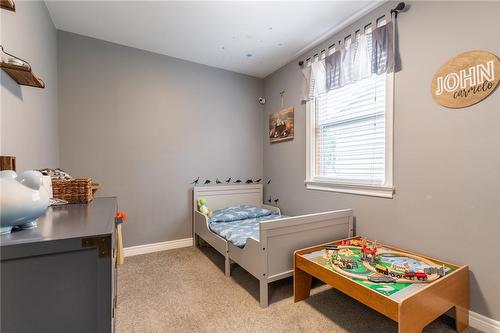 203 West 31St Street, Hamilton, ON - Indoor Photo Showing Bedroom