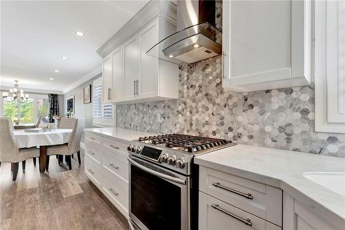 7 Cavalry Court, Hamilton, ON - Indoor Photo Showing Kitchen With Upgraded Kitchen